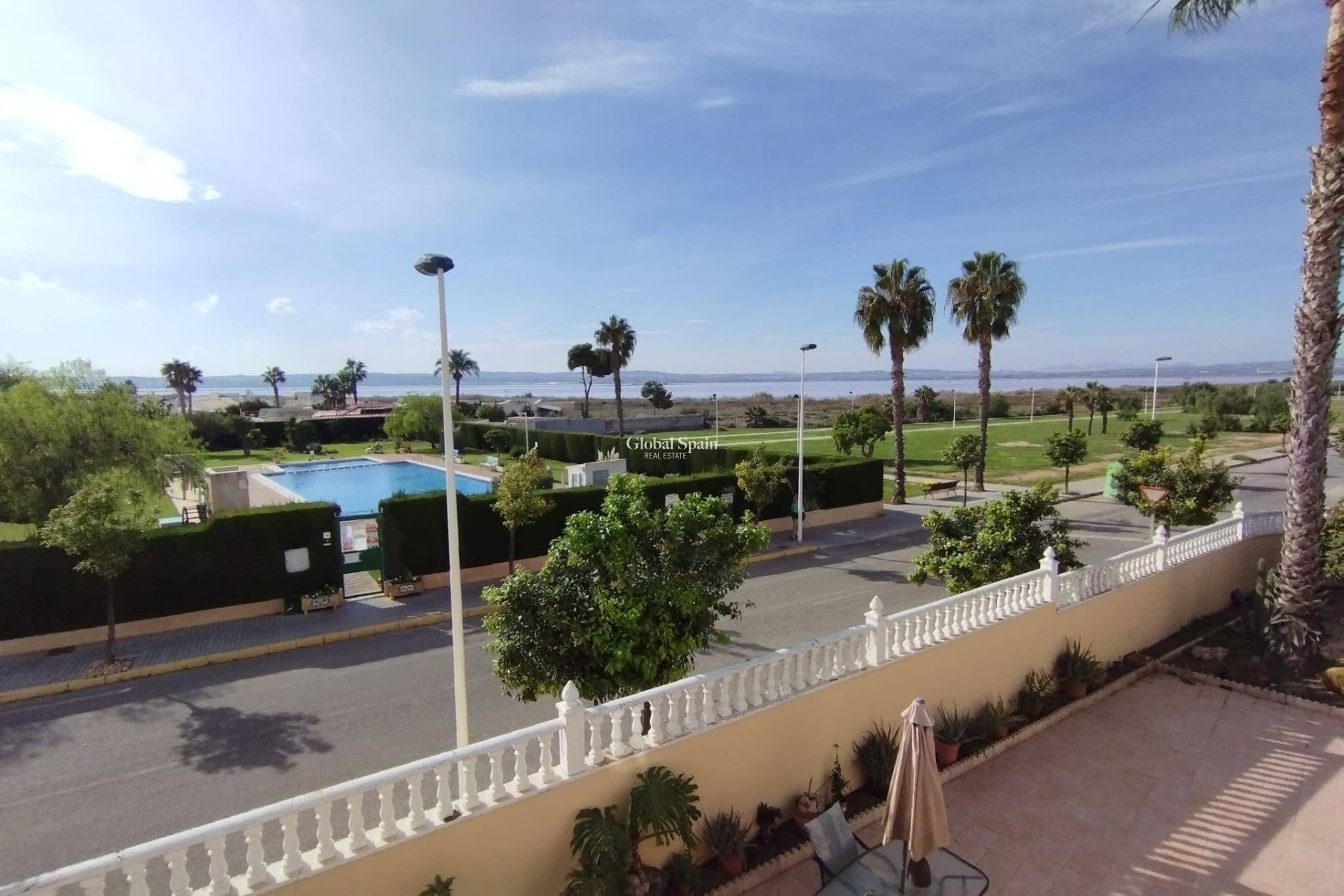Odsprzedaż - WILLA  -
TORREVIEJA - 