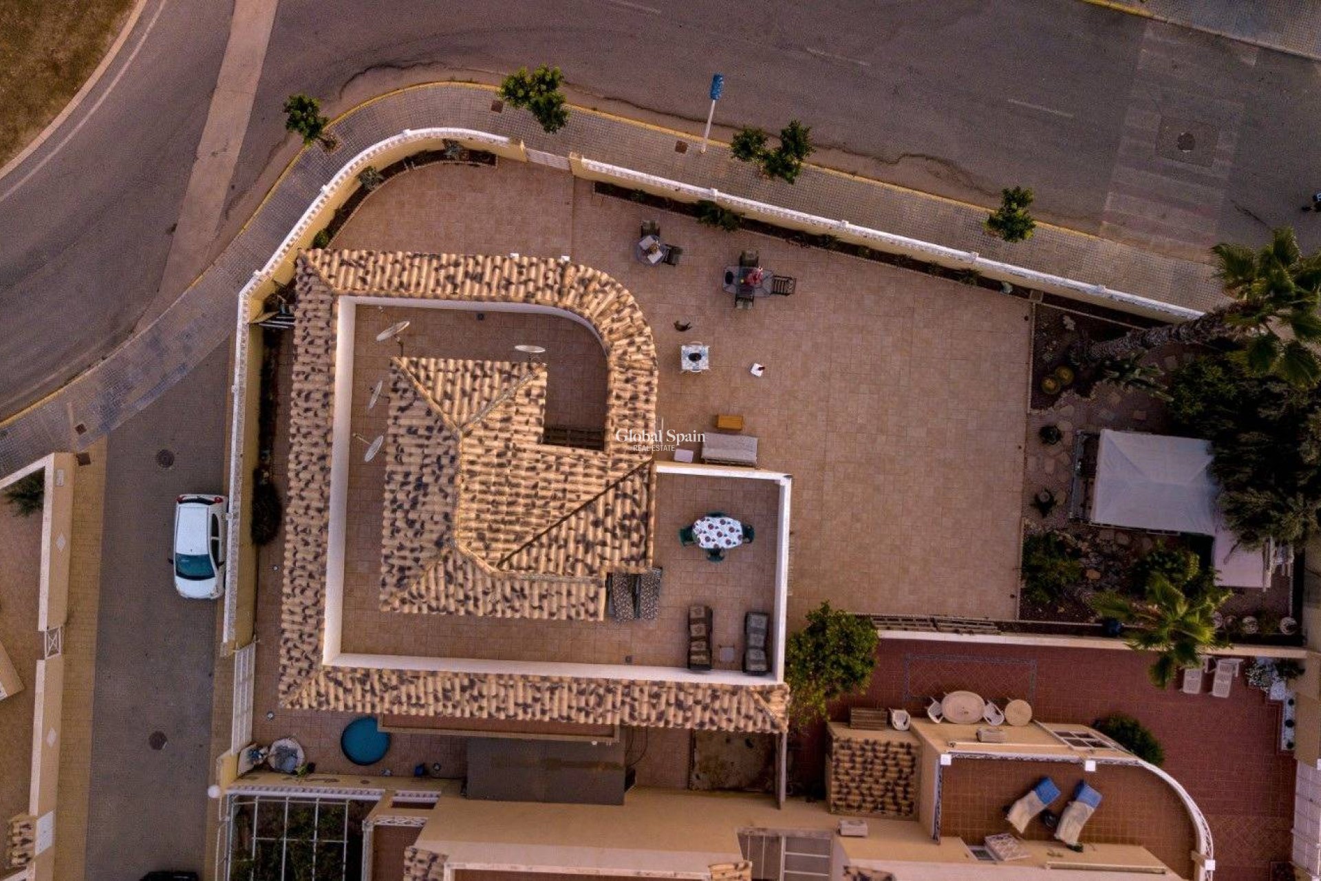Odsprzedaż - WILLA  -
TORREVIEJA - 