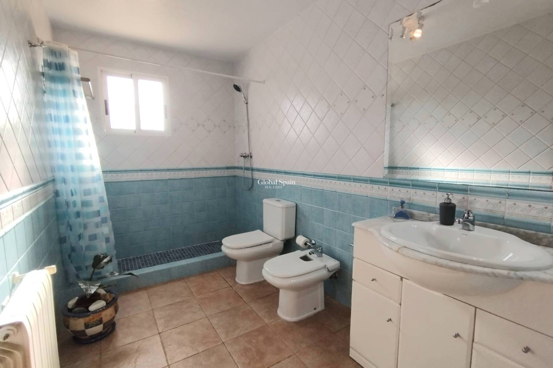 Odsprzedaż - WILLA  -
TORREVIEJA - 