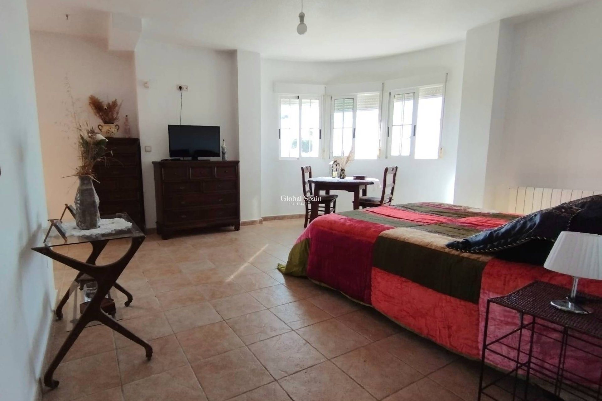 Odsprzedaż - WILLA  -
TORREVIEJA - 