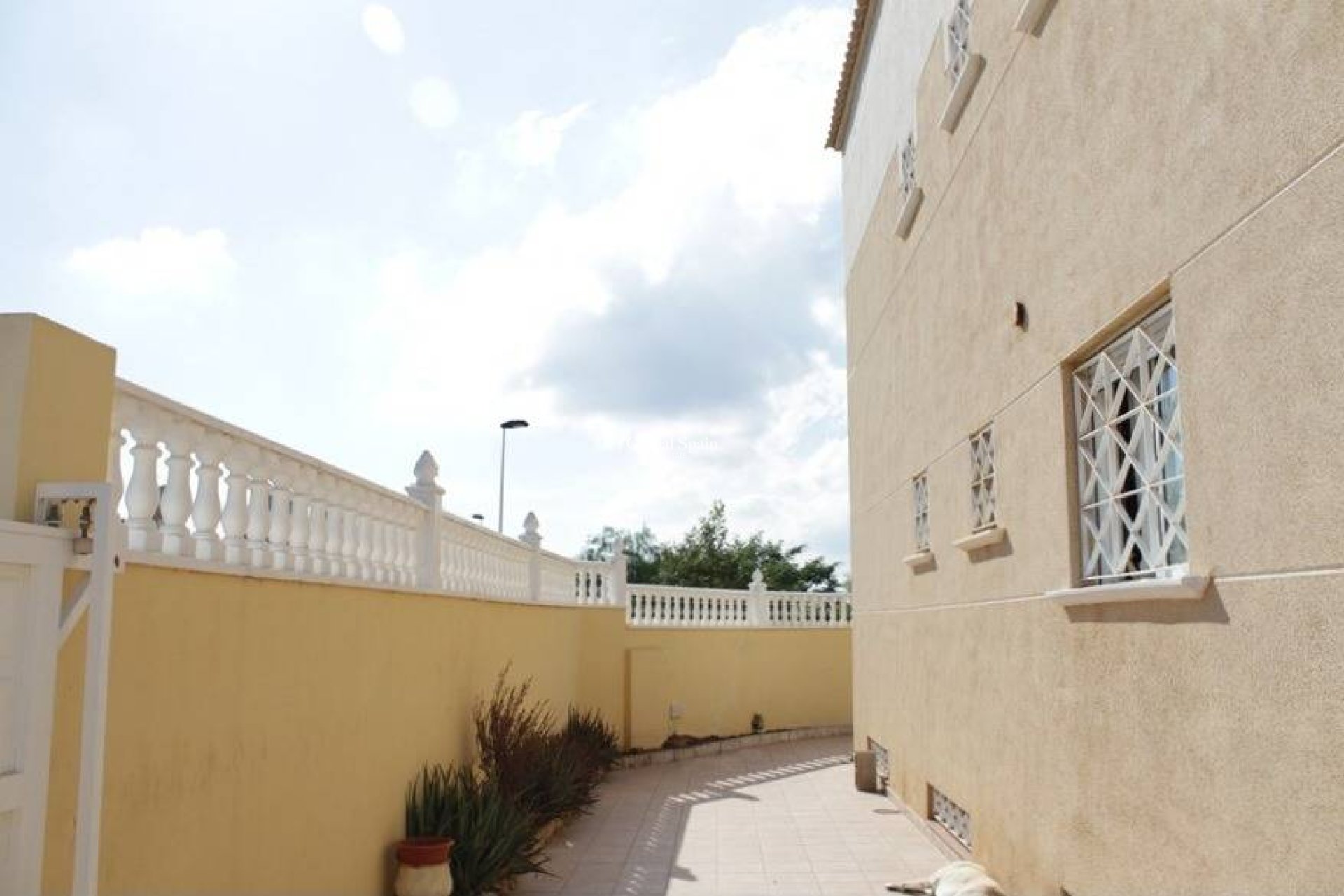 Odsprzedaż - WILLA  -
TORREVIEJA - 