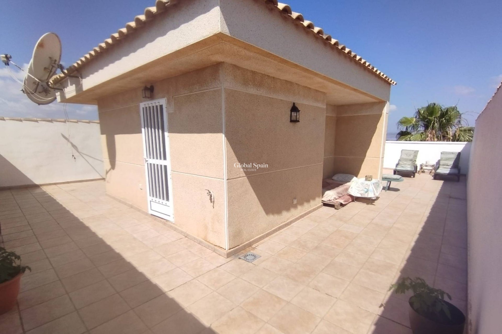 Odsprzedaż - WILLA  -
TORREVIEJA - 