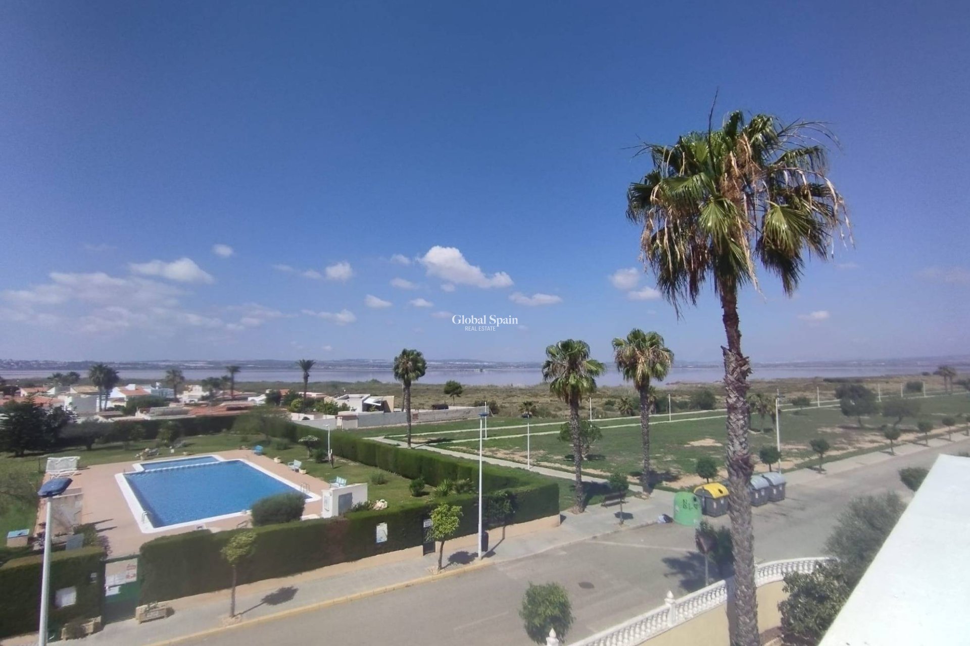Odsprzedaż - WILLA  -
TORREVIEJA - 