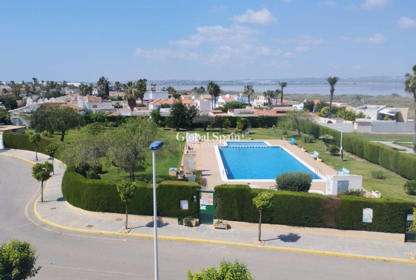 Odsprzedaż - WILLA  -
TORREVIEJA - 