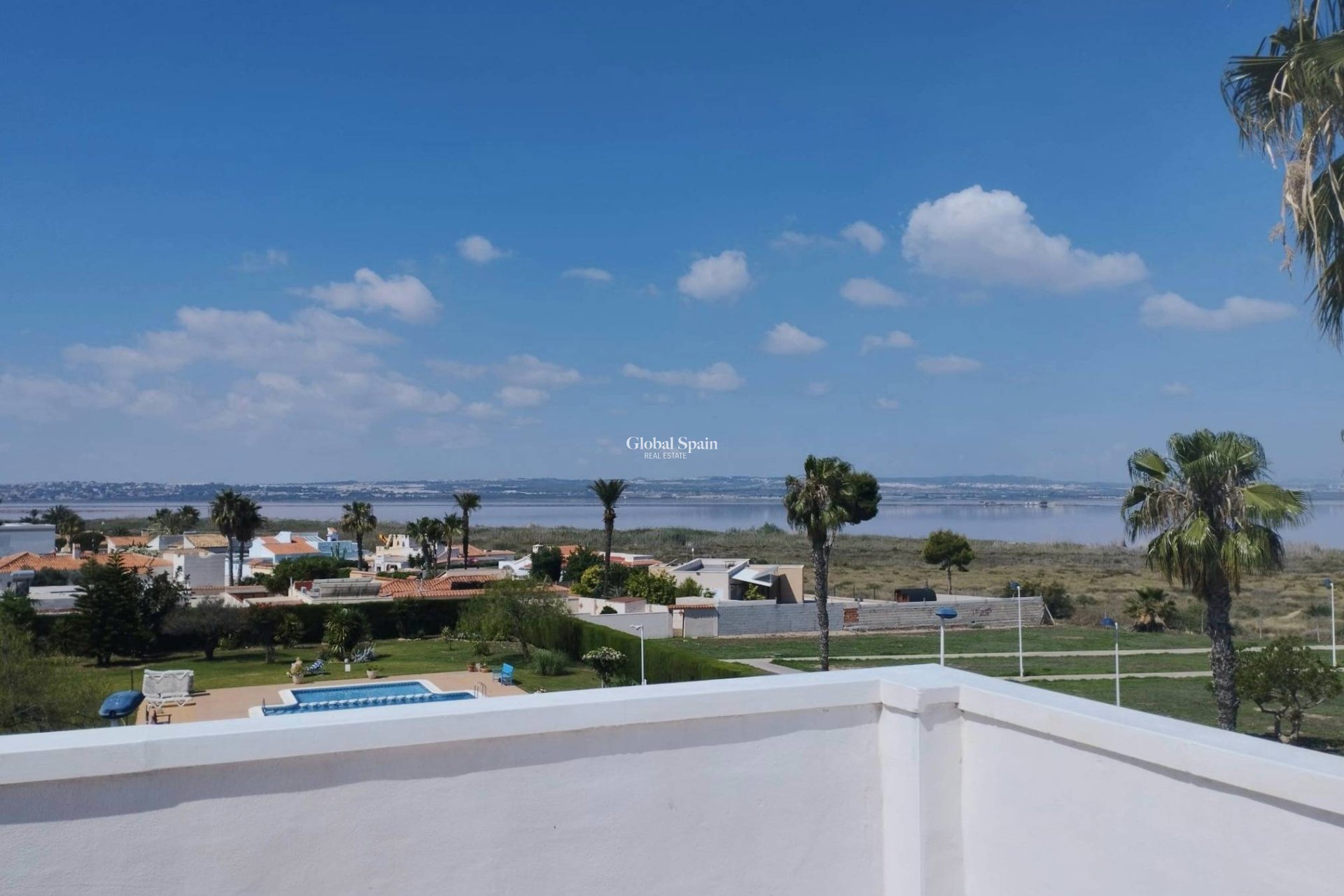 Odsprzedaż - WILLA  -
TORREVIEJA - 