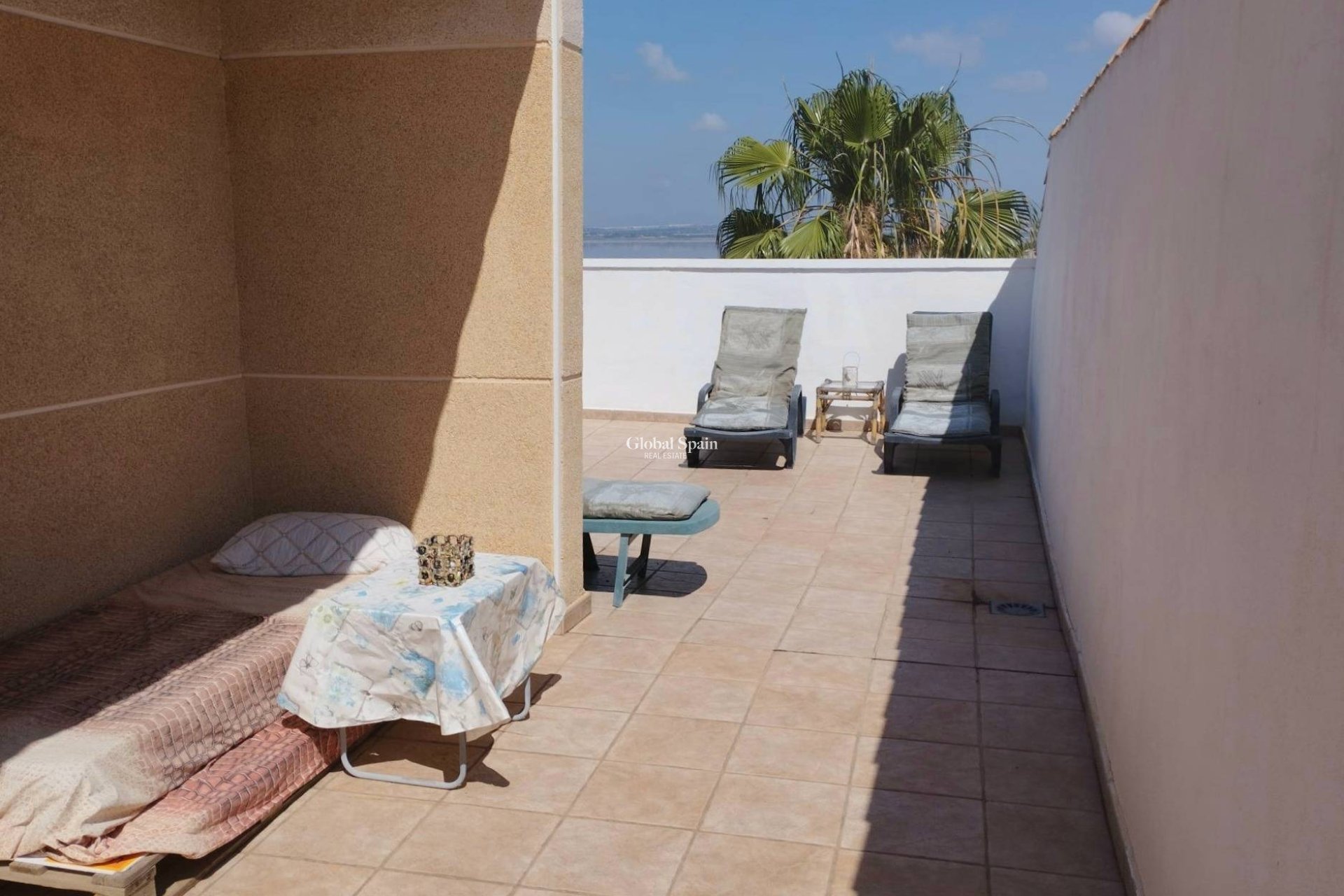 Odsprzedaż - WILLA  -
TORREVIEJA - 