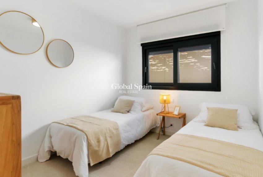Odsprzedaż - WILLA  -
TORREVIEJA - 