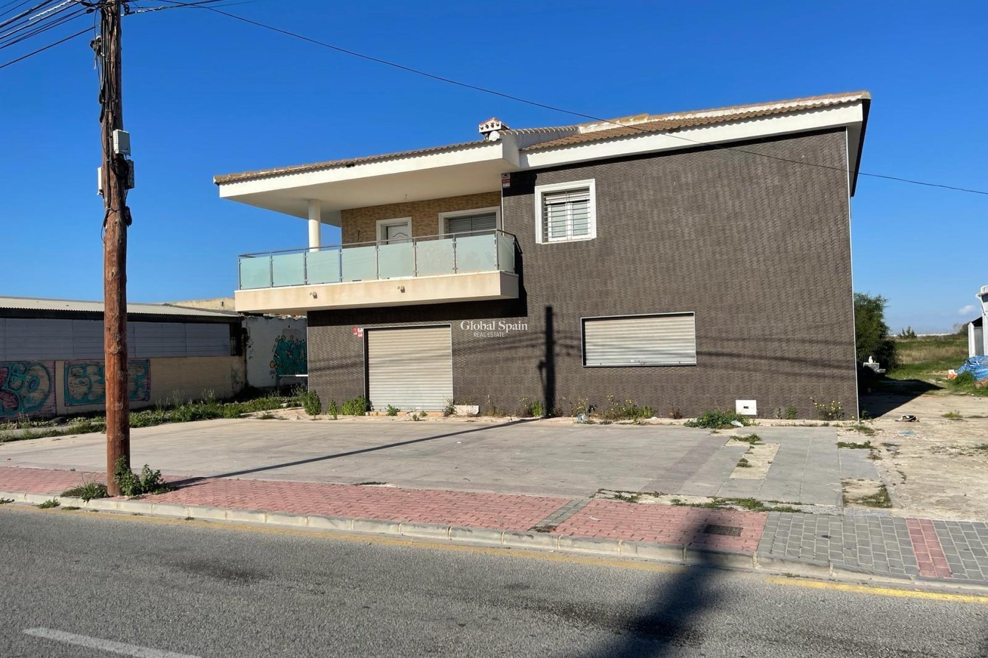 Odsprzedaż - WILLA  -
TORREVIEJA - 