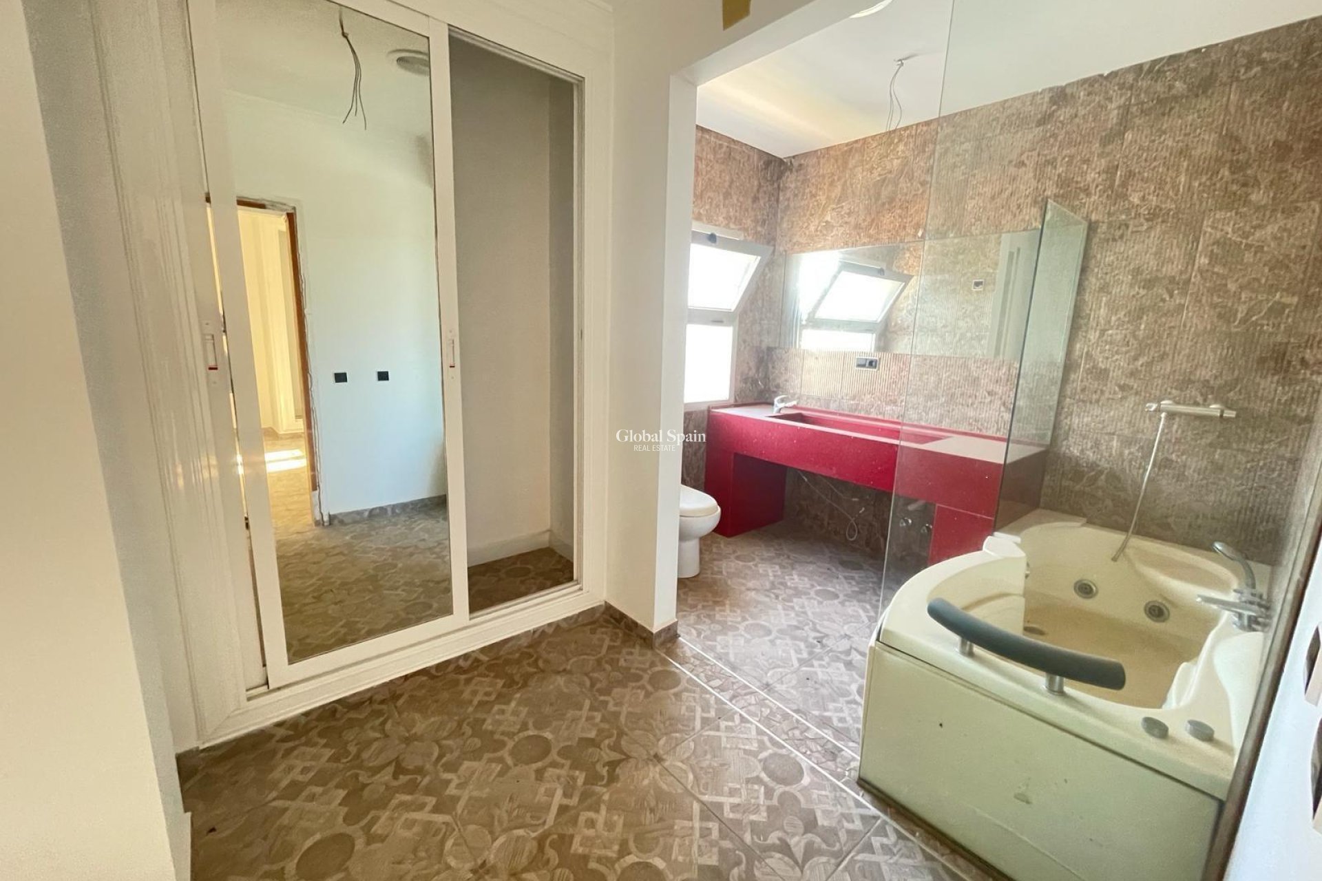 Odsprzedaż - WILLA  -
TORREVIEJA - 