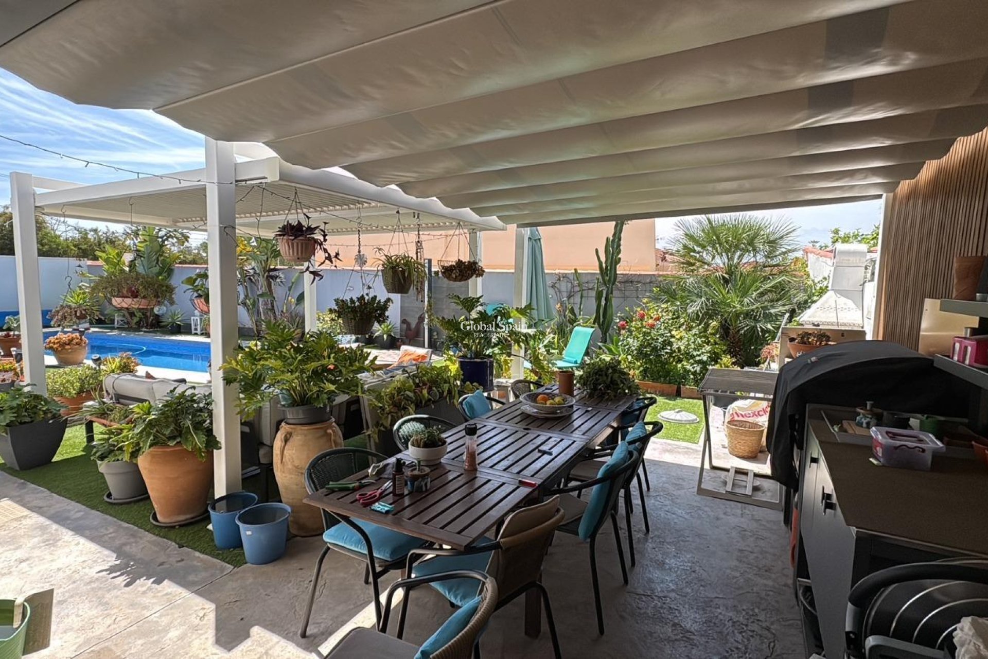 Odsprzedaż - WILLA  -
TORREVIEJA - 