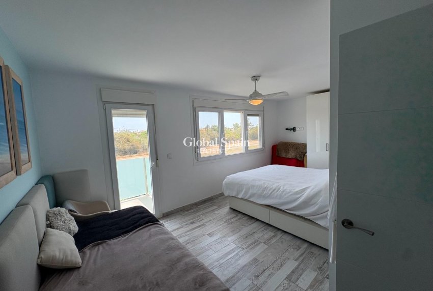 Odsprzedaż - WILLA  -
TORREVIEJA - 