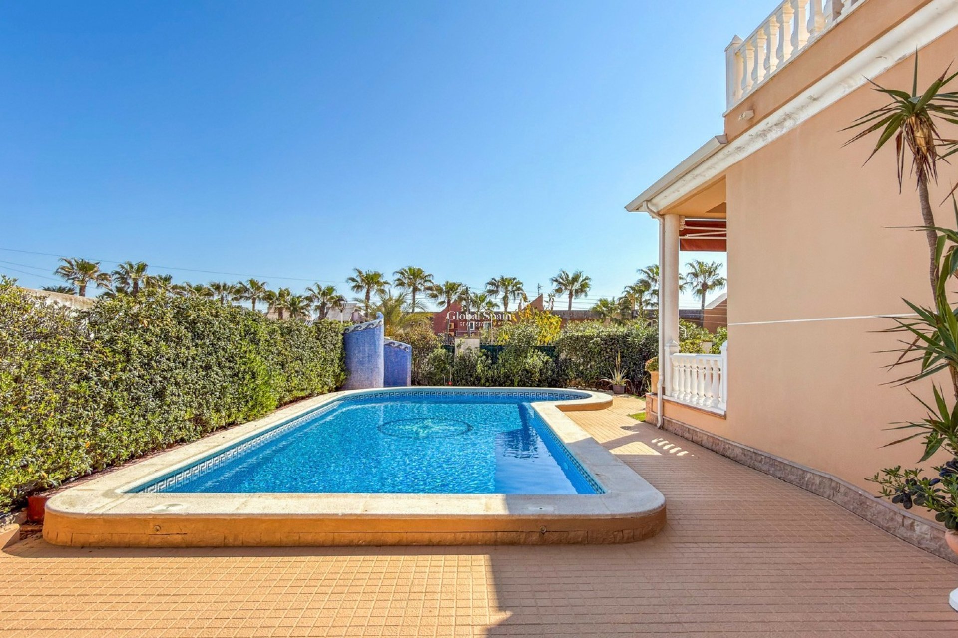 Odsprzedaż - WILLA  -
TORREVIEJA - 