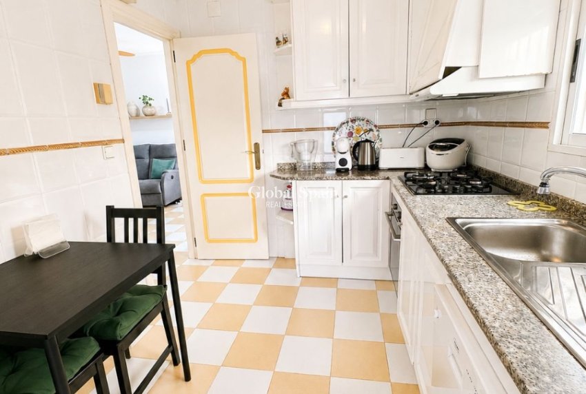 Odsprzedaż - WILLA  -
TORREVIEJA - 