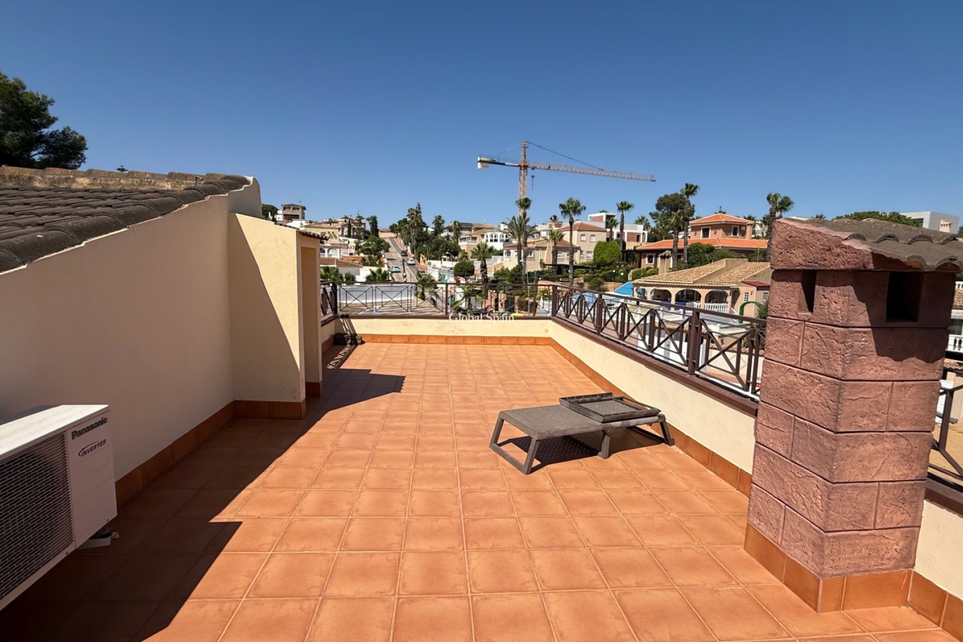 Odsprzedaż - WILLA  -
TORREVIEJA - 
