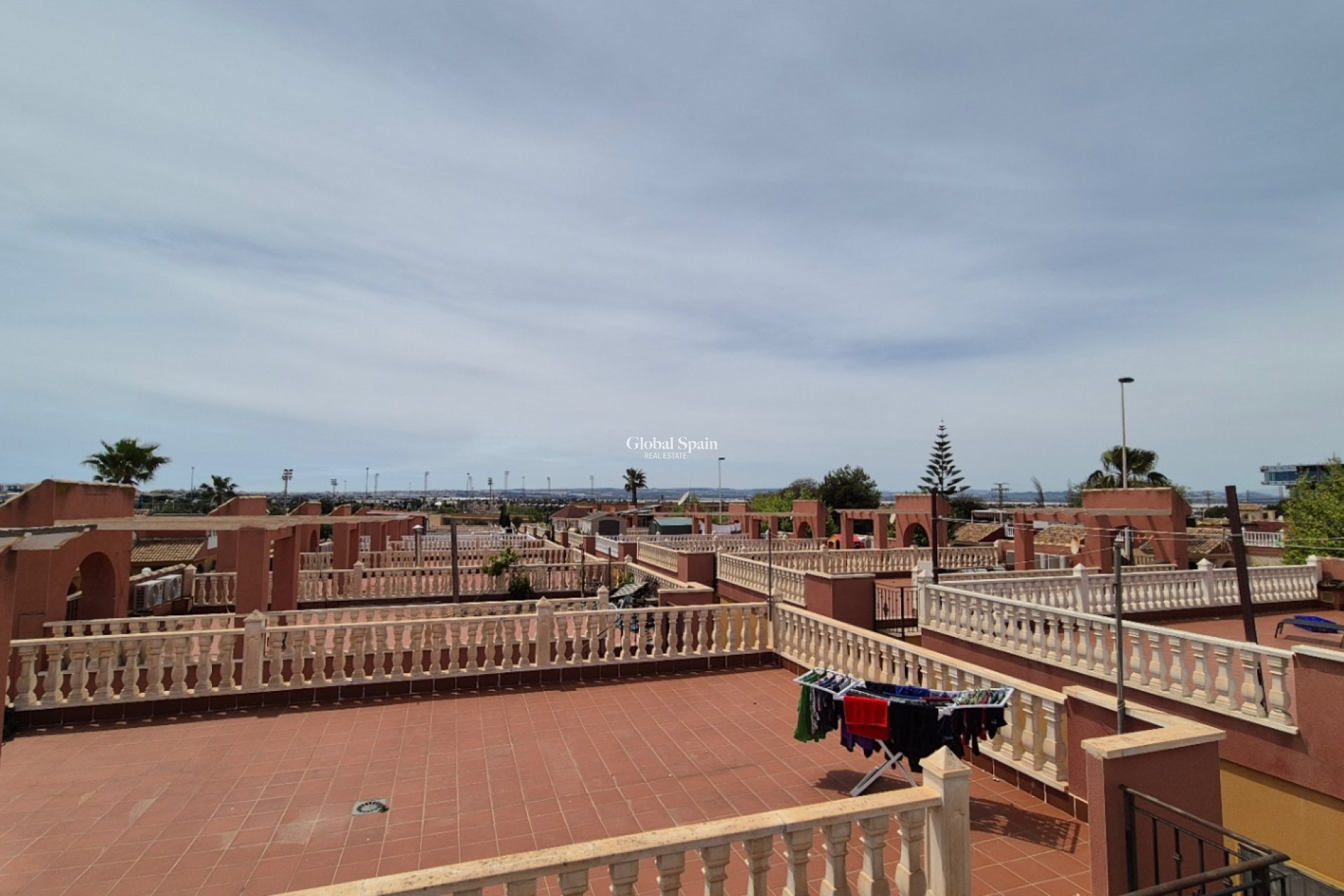 Odsprzedaż - WILLA  -
TORREVIEJA - 