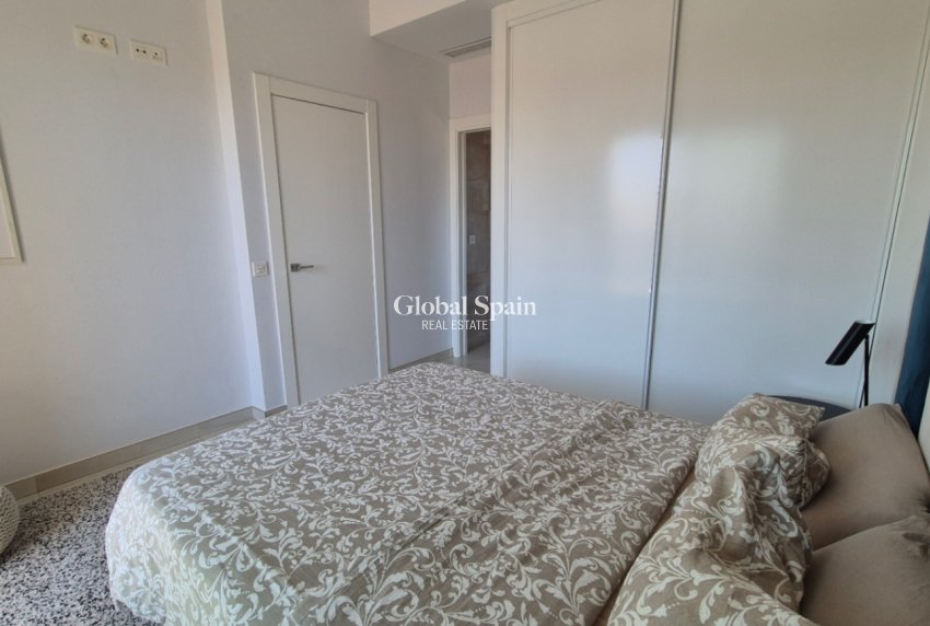 Odsprzedaż - WILLA  -
TORREVIEJA - 