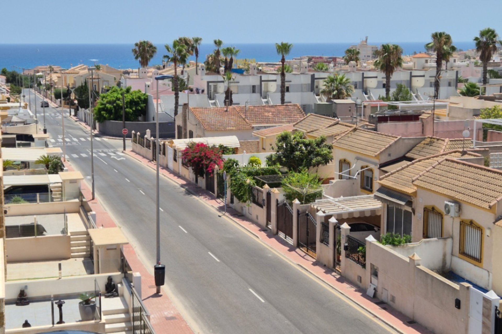 Odsprzedaż - WILLA  -
TORREVIEJA - 