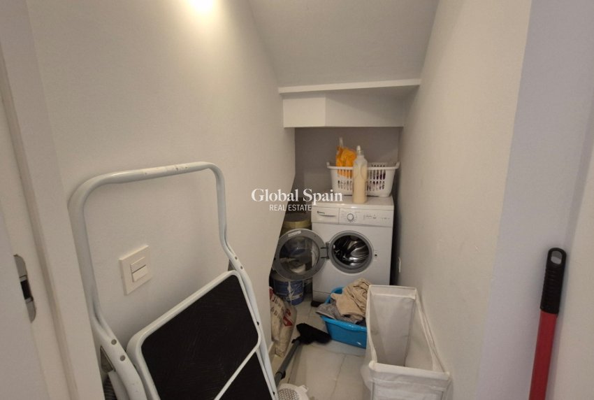 Odsprzedaż - WILLA  -
TORREVIEJA - 