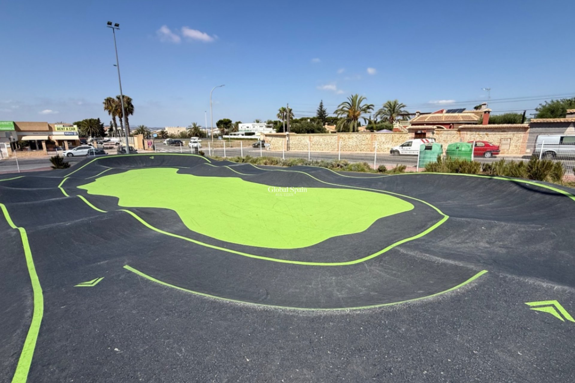 Odsprzedaż - WILLA  -
TORREVIEJA - 