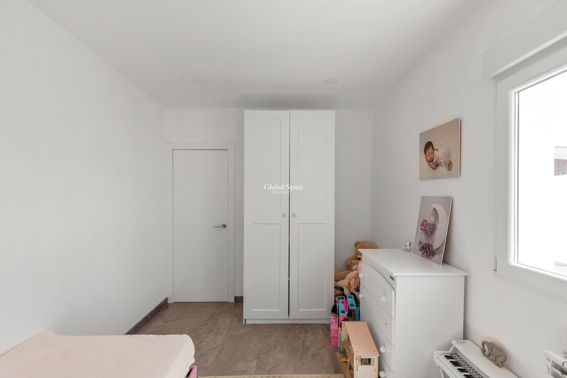 Odsprzedaż - WILLA  -
TORREVIEJA - 