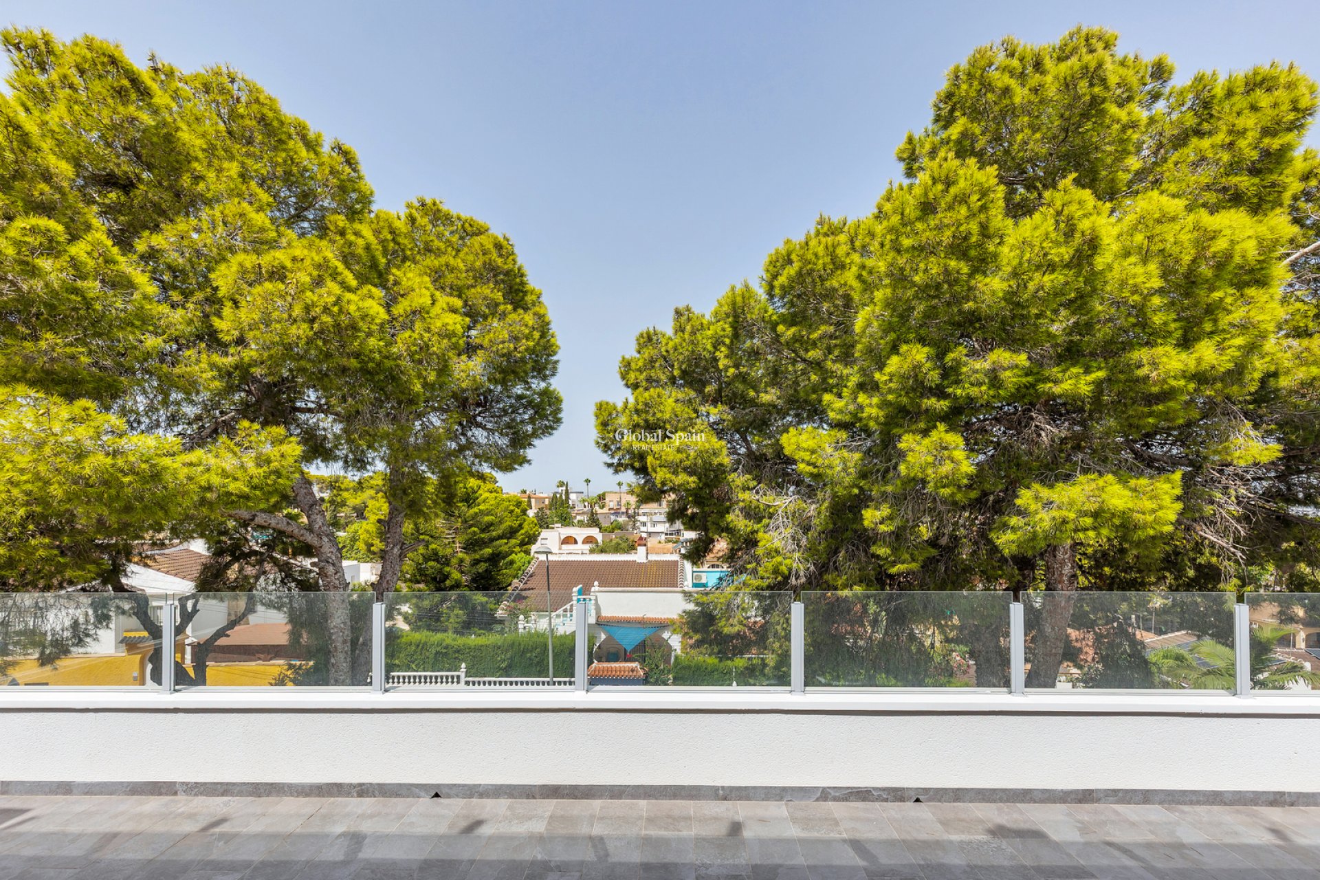 Odsprzedaż - WILLA  -
TORREVIEJA - 