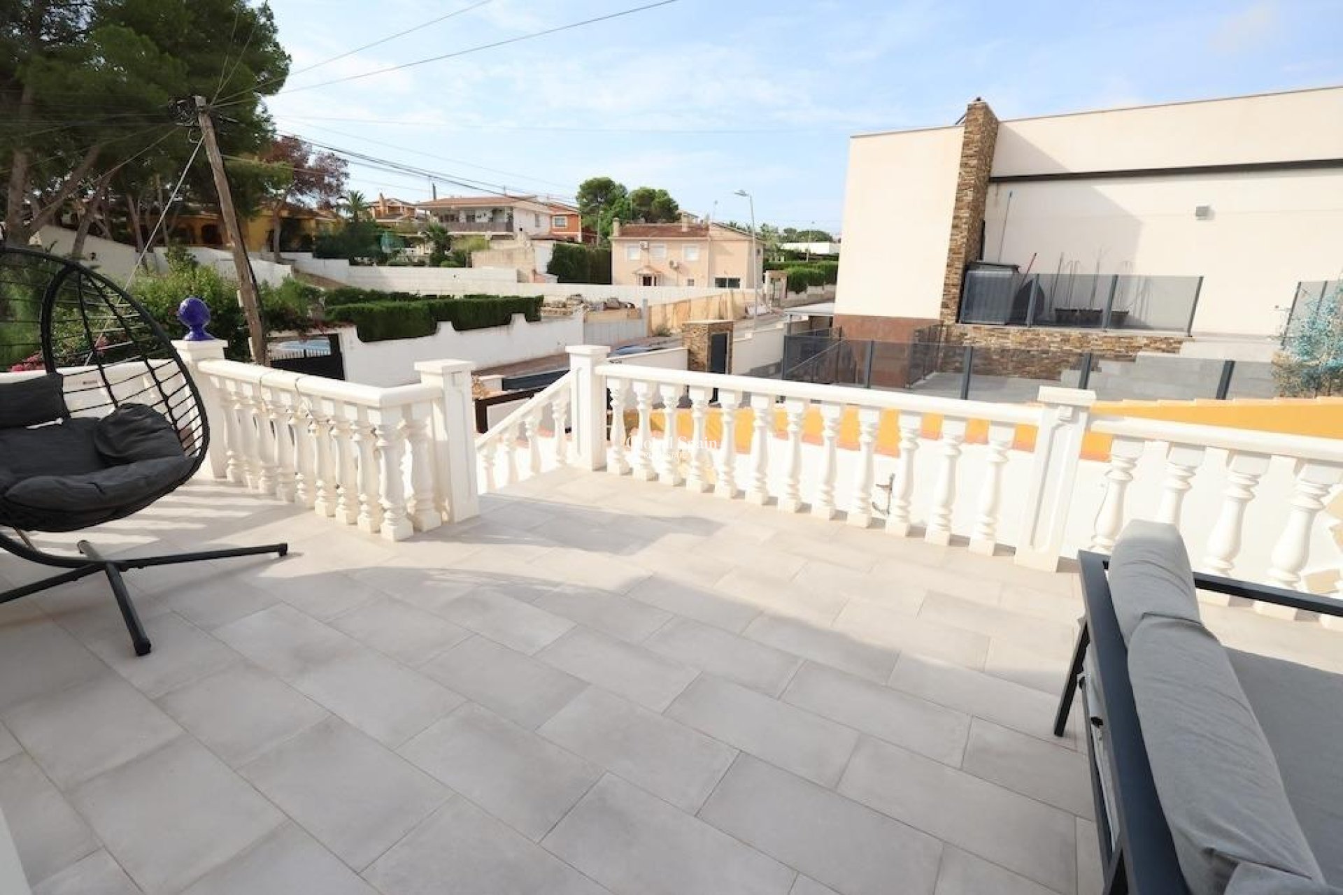 Odsprzedaż - WILLA  -
TORREVIEJA - 