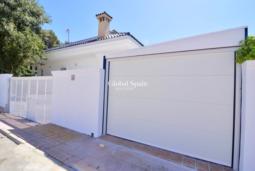 Odsprzedaż - Willa -
TORREVIEJA - 