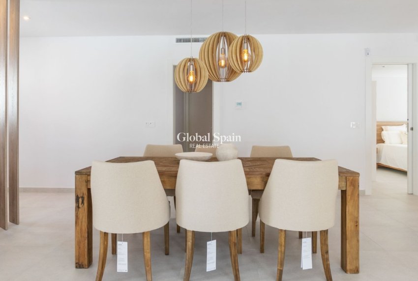 Odsprzedaż - Willa -
TORREVIEJA - 