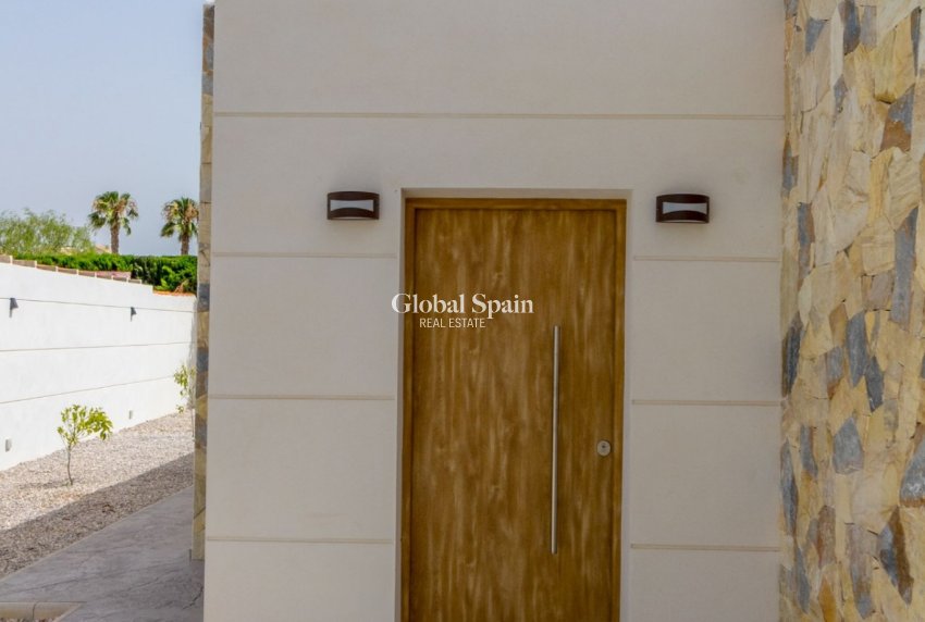 Odsprzedaż - Willa -
TORREVIEJA - 