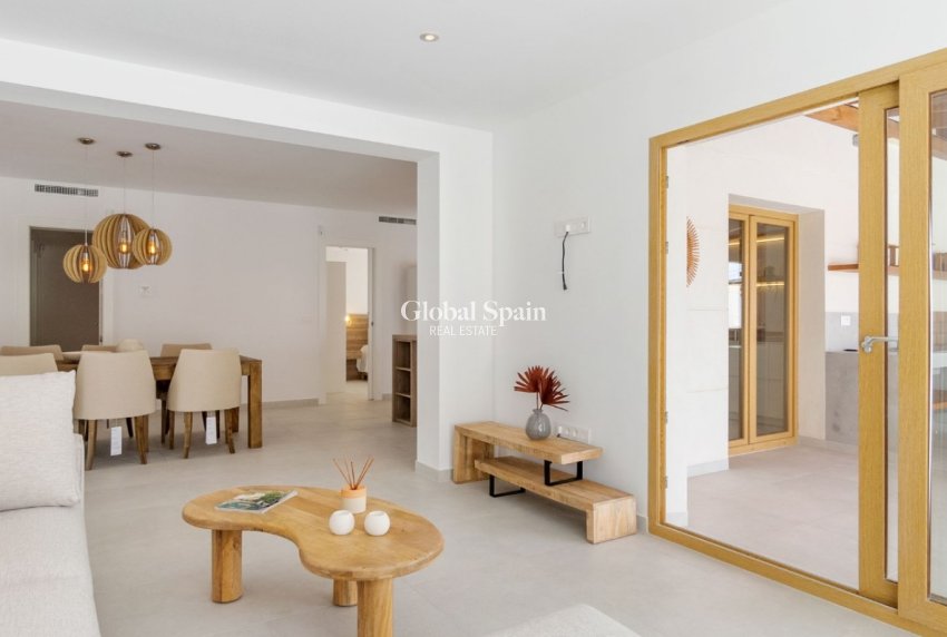 Odsprzedaż - Willa -
TORREVIEJA - 