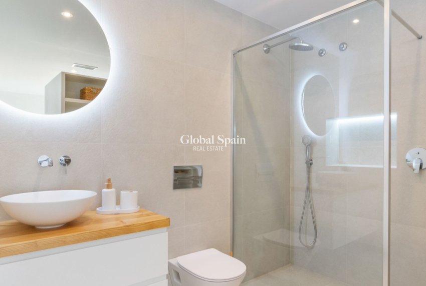 Odsprzedaż - Willa -
TORREVIEJA - 