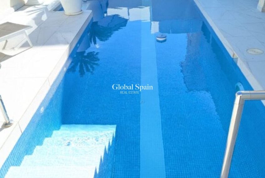 Odsprzedaż - WILLA  -
VILLAMARTÍN - Costa Blanca