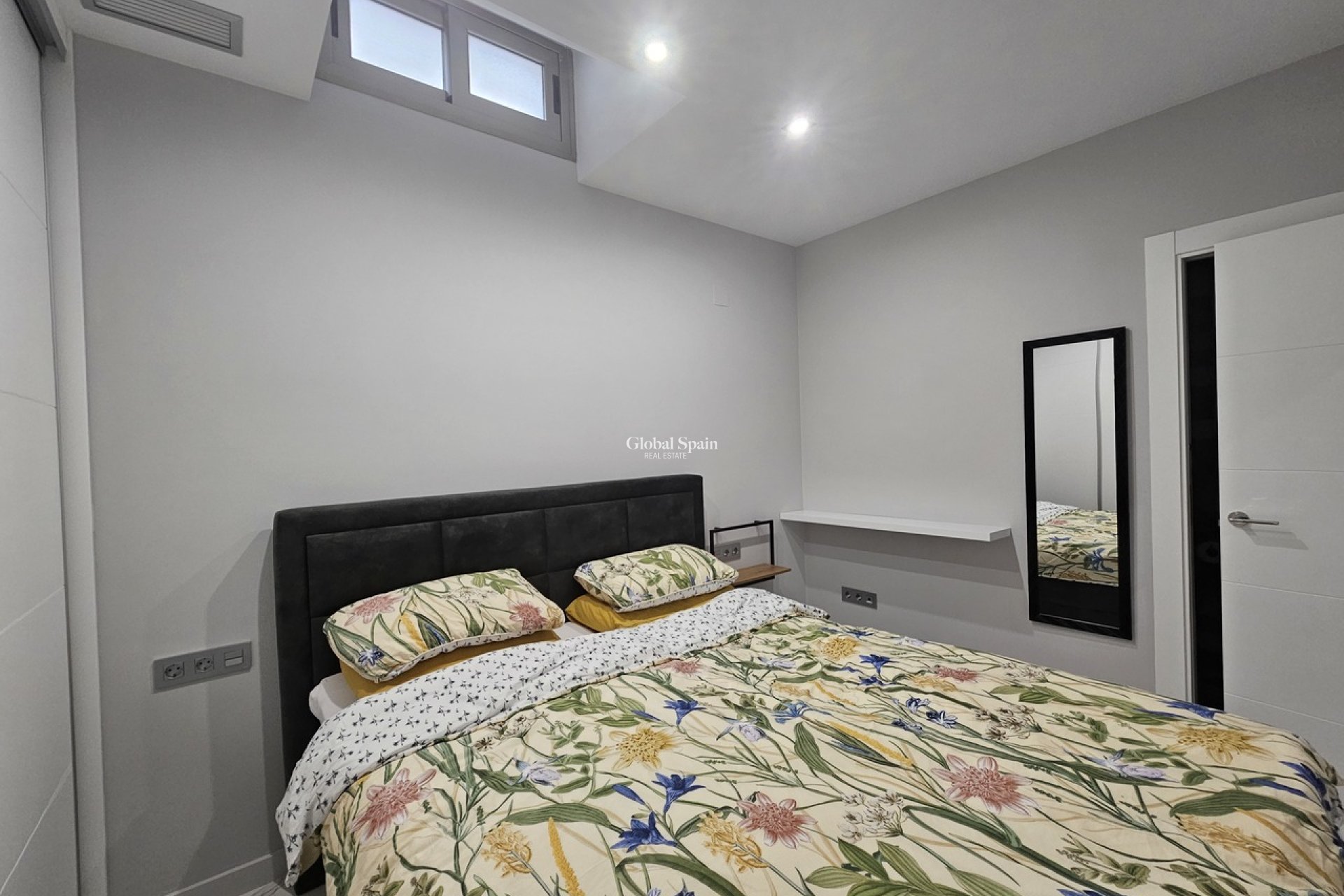 Odsprzedaż - WILLA  -
VILLAMARTÍN - Costa Blanca