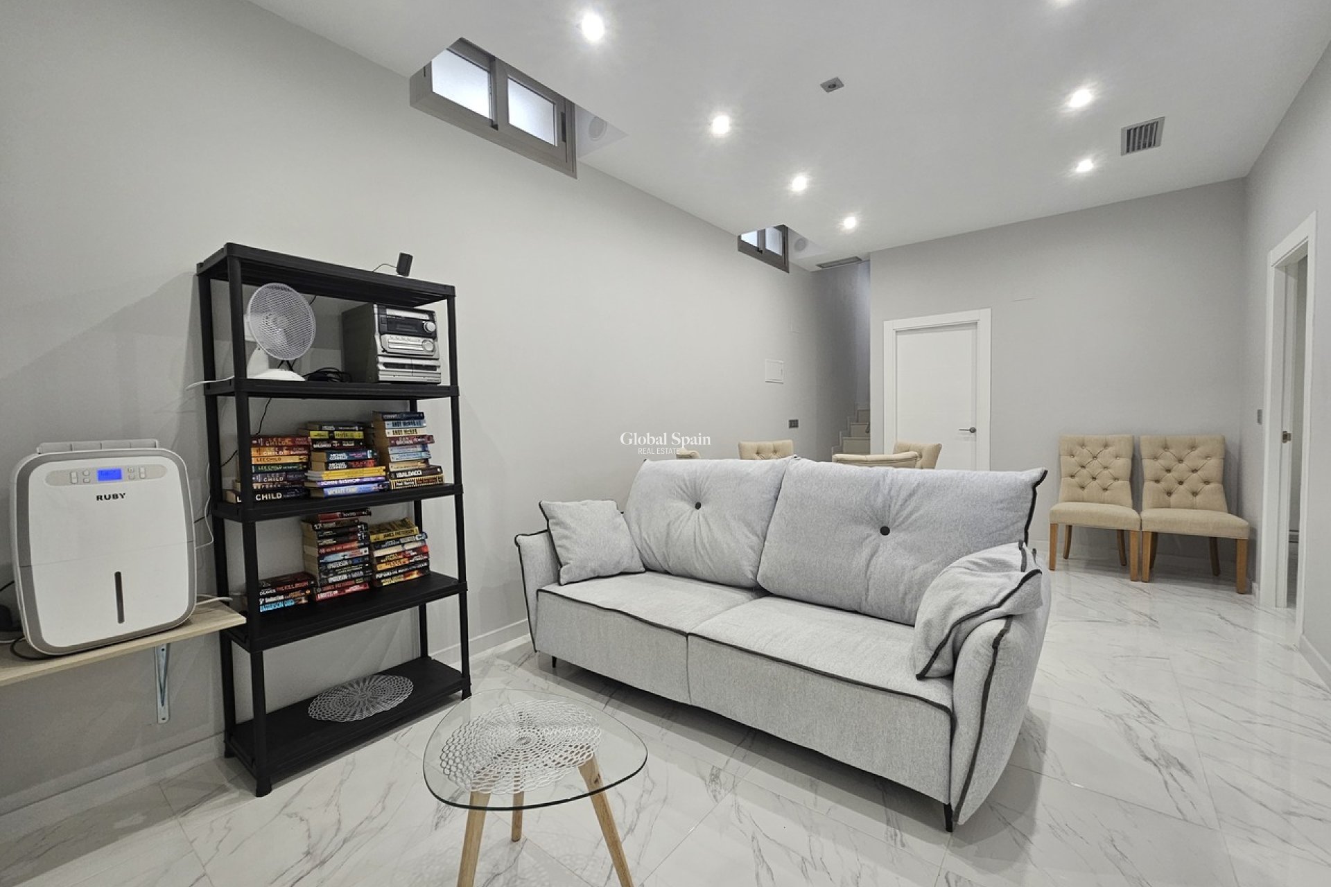 Odsprzedaż - WILLA  -
VILLAMARTÍN - Costa Blanca