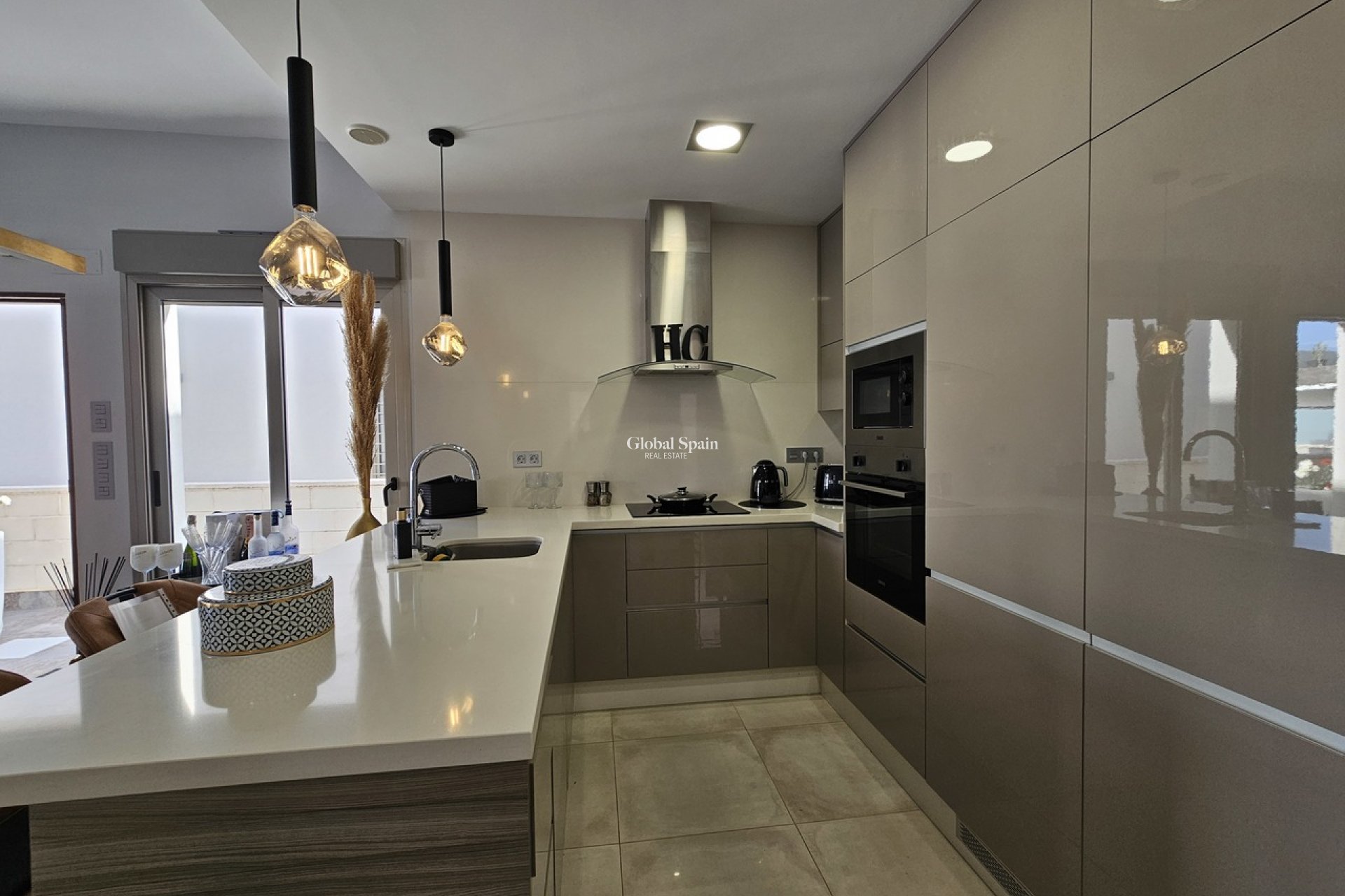 Odsprzedaż - WILLA  -
VILLAMARTÍN - Costa Blanca