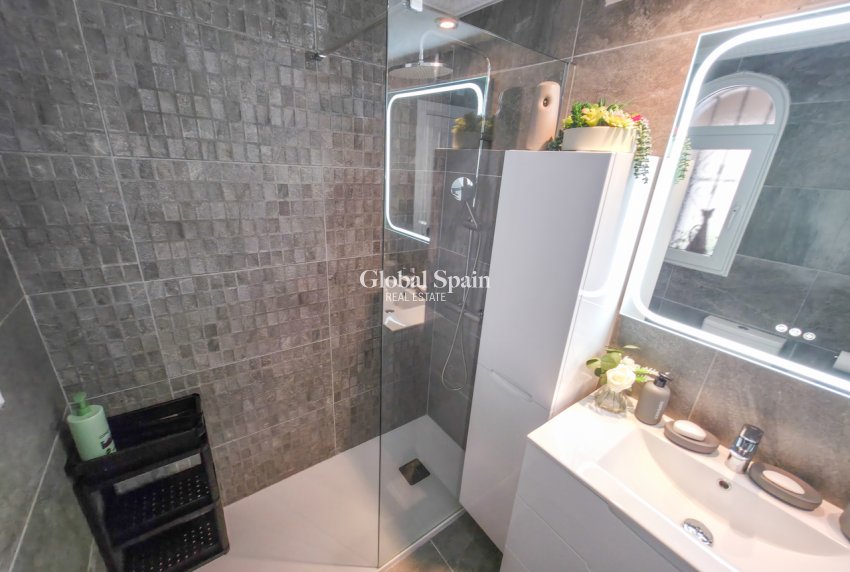 Odsprzedaż - WILLA  -
VILLAMARTÍN - Costa Blanca