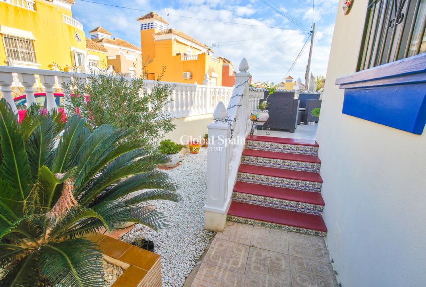 Odsprzedaż - WILLA  -
VILLAMARTÍN - Costa Blanca