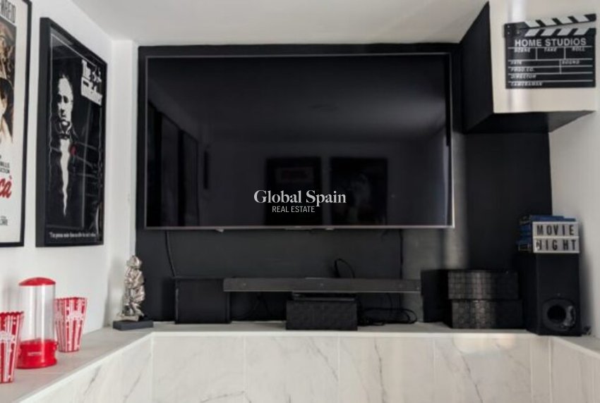 Odsprzedaż - WILLA  -
VILLAMARTÍN - Costa Blanca