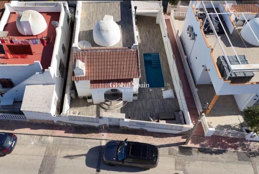 Odsprzedaż - WILLA  -
VILLAMARTÍN - Costa Blanca