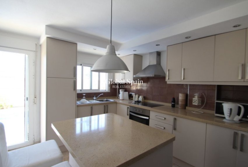 Odsprzedaż - WILLA  -
VILLAMARTÍN - Costa Blanca