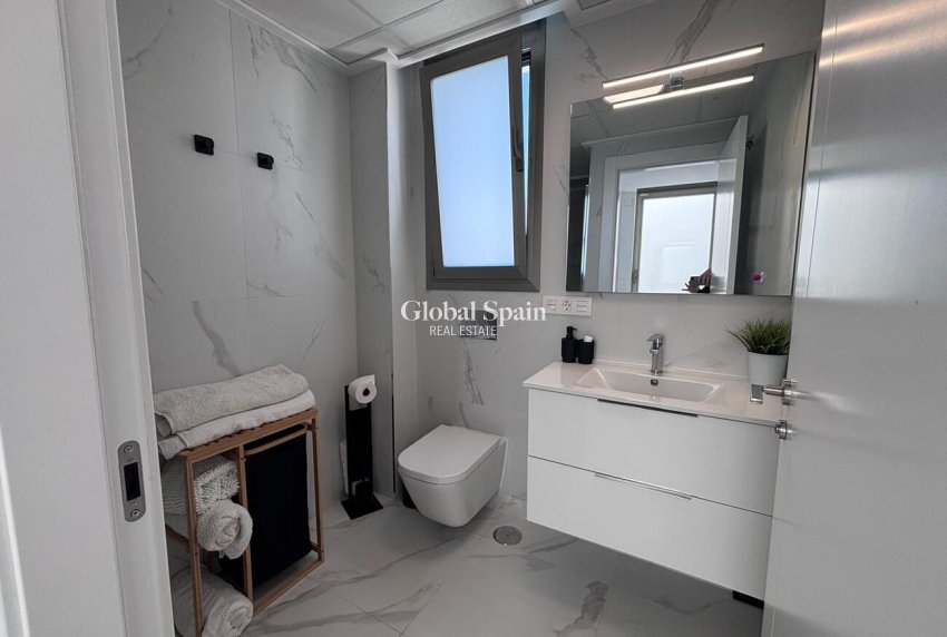 Odsprzedaż - WILLA  -
VILLAMARTÍN - Costa Blanca