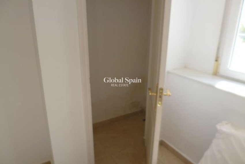 Odsprzedaż - WILLA  -
VILLAMARTÍN - Costa Blanca