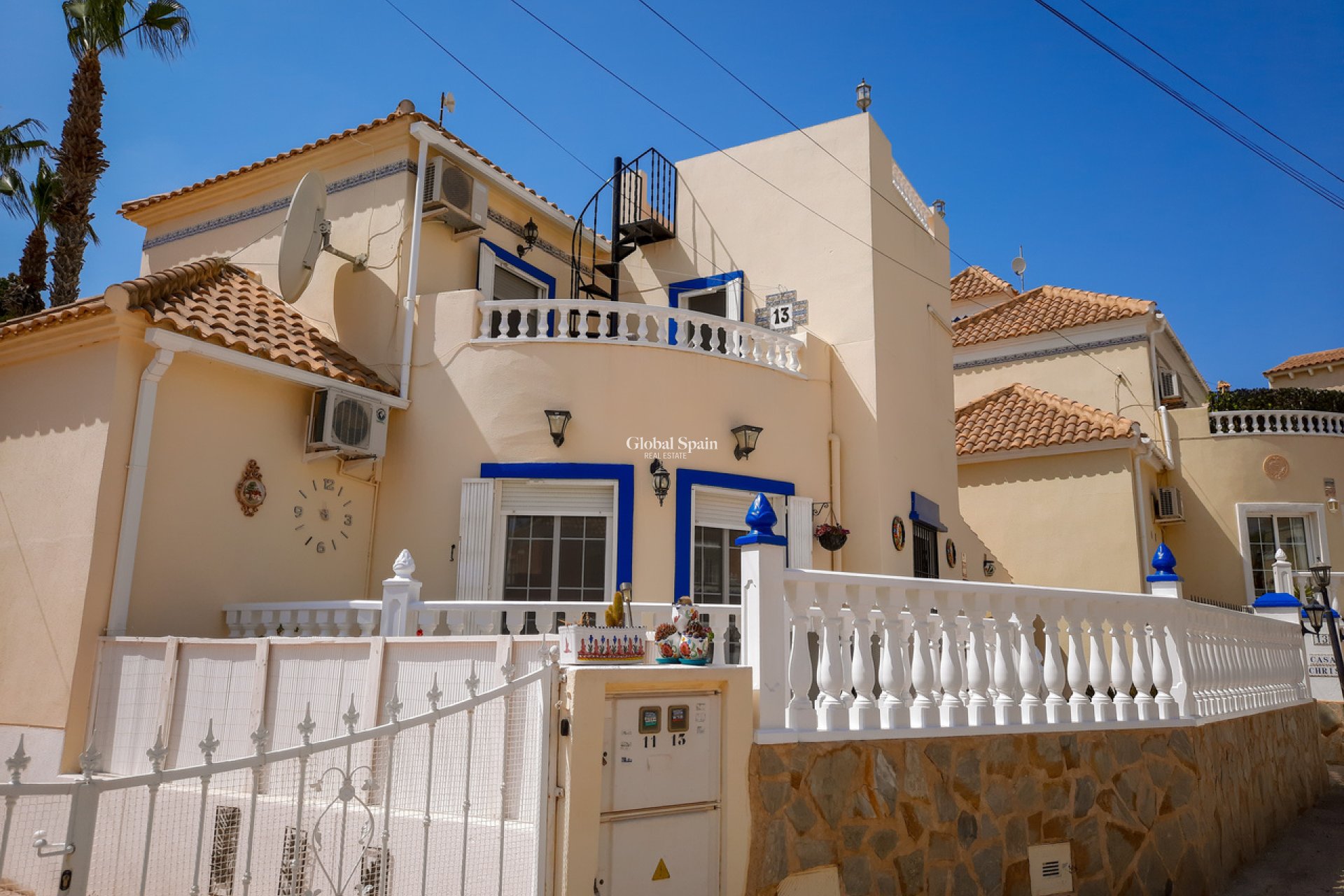 Odsprzedaż - WILLA  -
VILLAMARTÍN - Costa Blanca