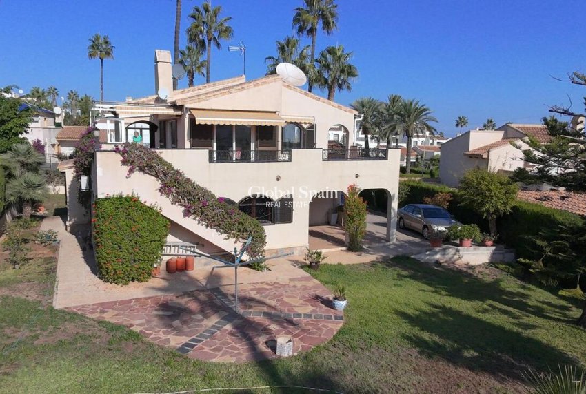 Odsprzedaż - WILLA  -
VILLAMARTÍN - Costa Blanca