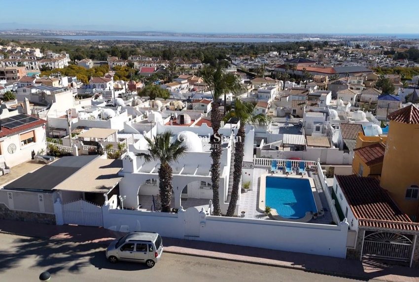 Odsprzedaż - WILLA  -
VILLAMARTÍN - Costa Blanca