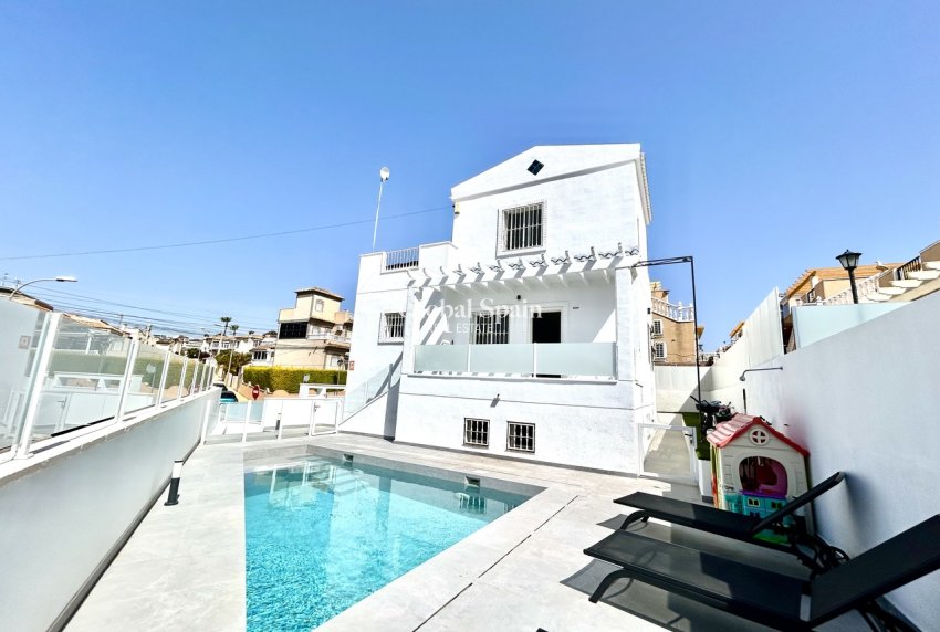Odsprzedaż - WILLA  -
VILLAMARTÍN - Costa Blanca