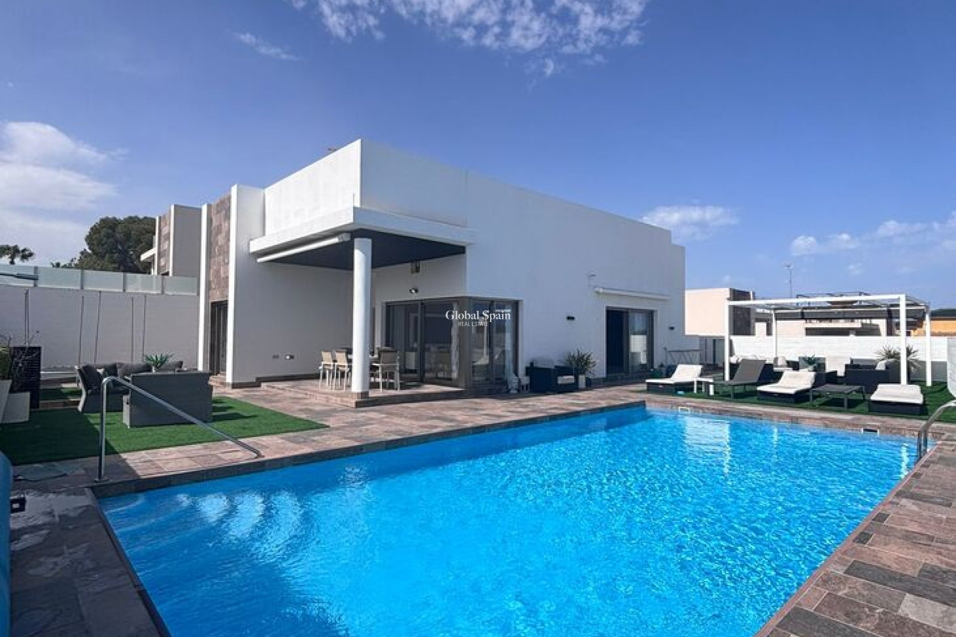 Odsprzedaż - WILLA  -
VILLAMARTÍN - Costa Blanca