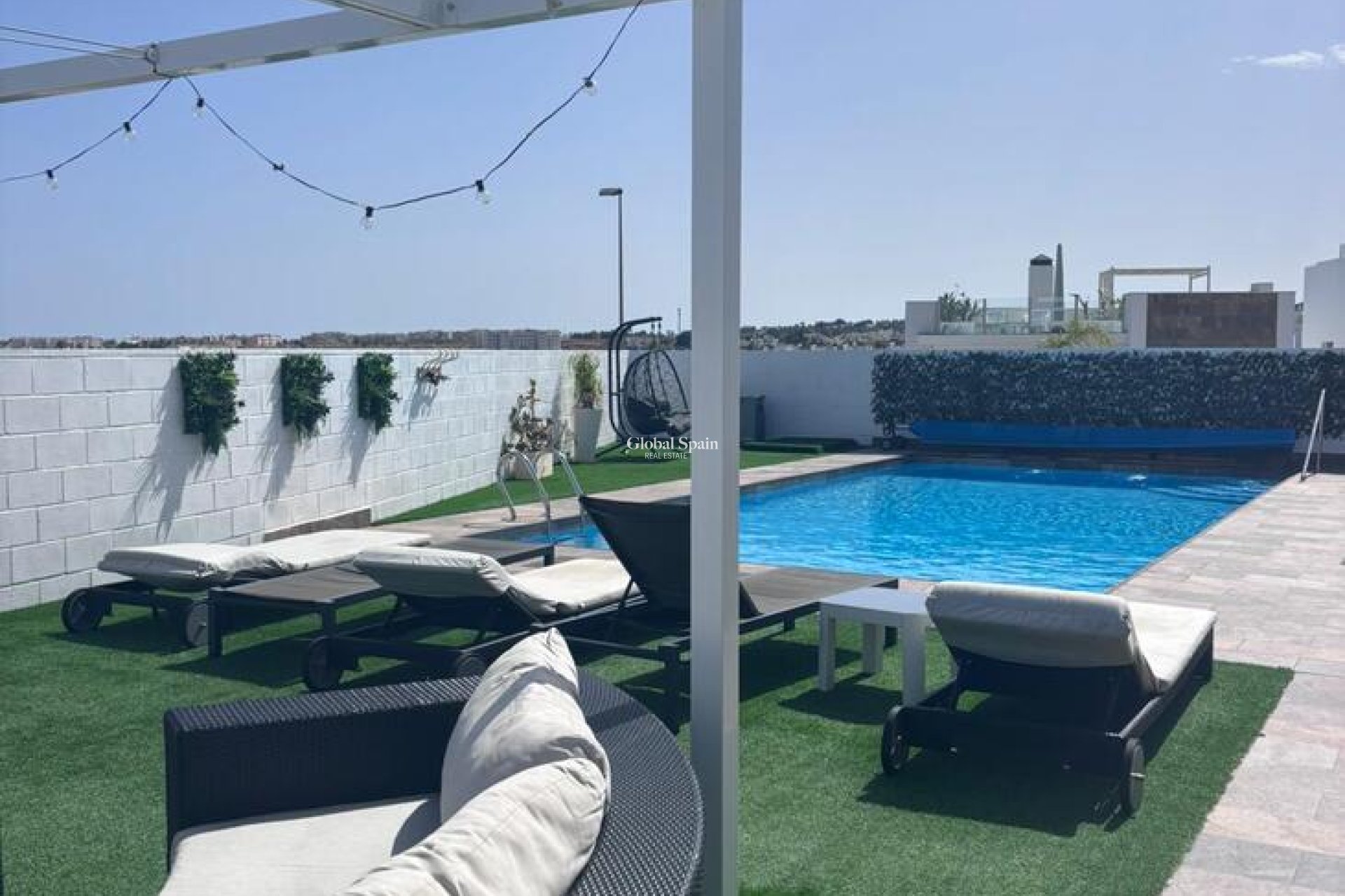 Odsprzedaż - WILLA  -
VILLAMARTÍN - Costa Blanca