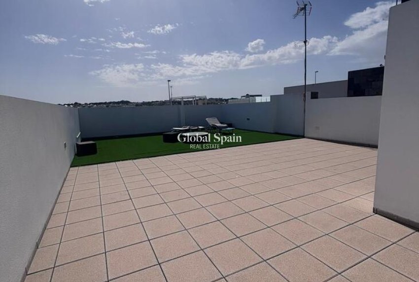 Odsprzedaż - WILLA  -
VILLAMARTÍN - Costa Blanca