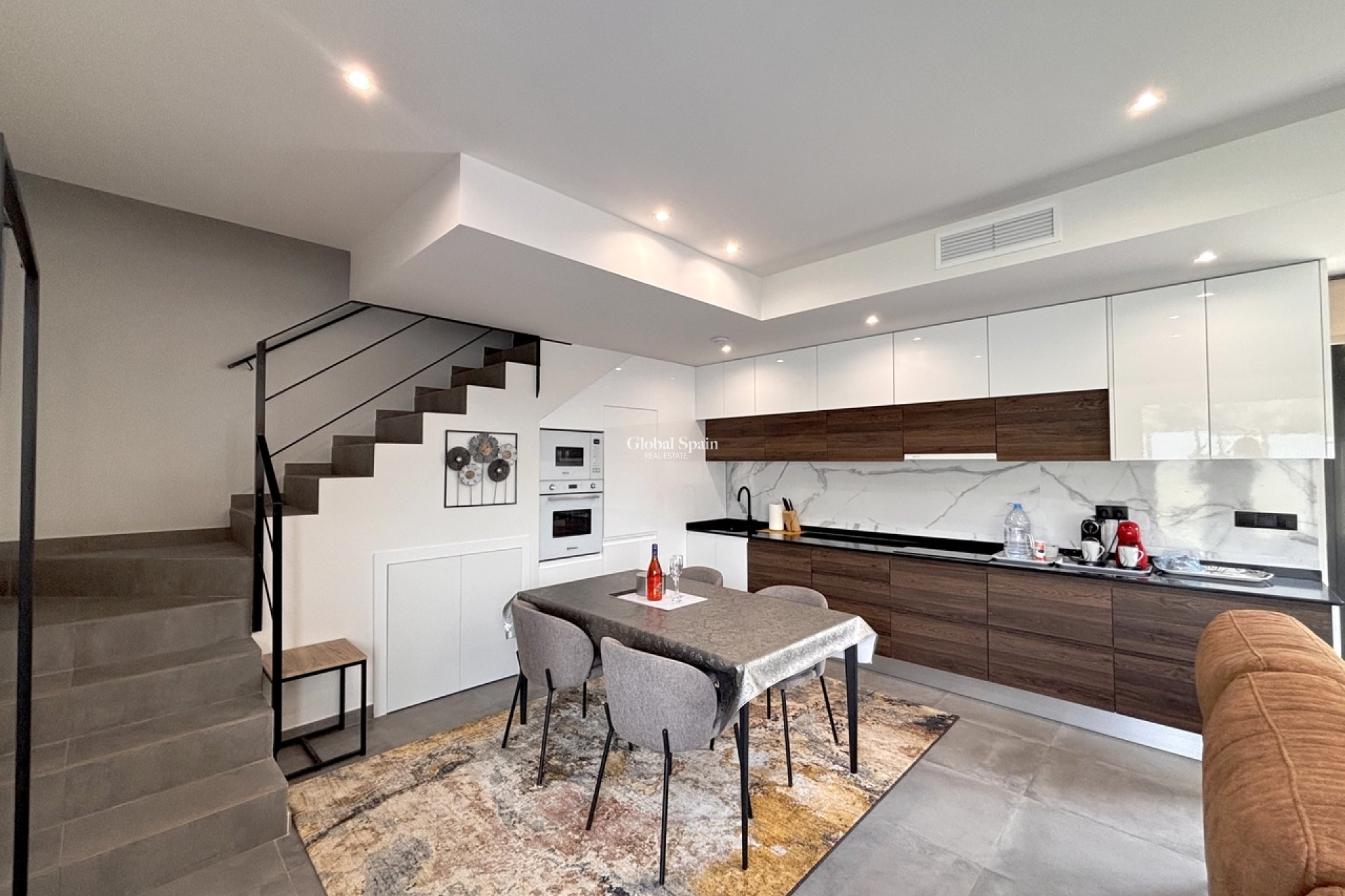 Odsprzedaż - WILLA  -
VILLAMARTÍN - Costa Blanca